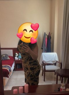 يارا - escort in Muscat Photo 7 of 9