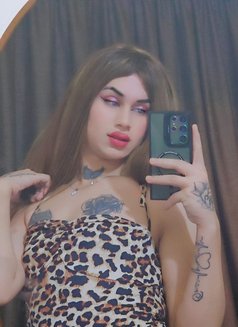 لوليان - Agencia de acompañantes transexuales in Beirut Photo 7 of 10