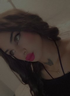 ليلو - Transsexual escort agency in Beirut Photo 9 of 26