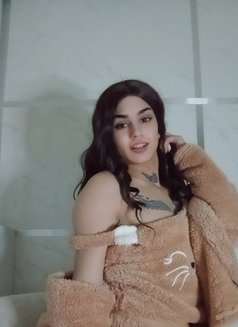 ليلو - Transsexual escort agency in Beirut Photo 12 of 26