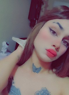 ليلو - Transsexual escort agency in Beirut Photo 22 of 26