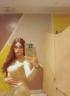 ليلو - Agencia de acompañantes transexuales in Beirut Photo 9 of 18