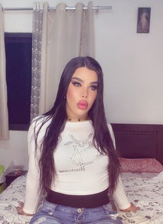 جونيلا - Transsexual escort in Beirut Photo 28 of 30