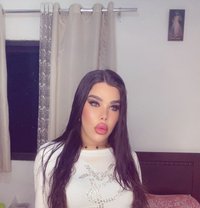 جونيلا - Transsexual escort in Beirut
