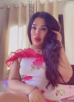 جونيلا - Transsexual escort in Beirut Photo 13 of 14
