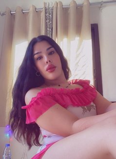 جونيلا - Transsexual escort in Beirut Photo 14 of 14