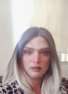 ايفان - Transsexual escort in Beirut Photo 3 of 4