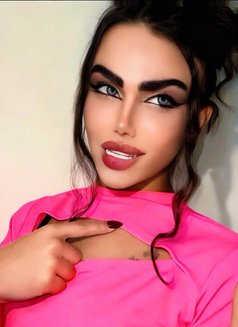 وتين - Transsexual escort agency in Damascus Photo 7 of 10