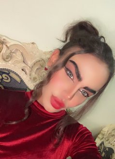 وتين - Transsexual escort agency in Damascus Photo 9 of 10