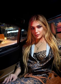 ππ«ππ π²ππ«π π ΨΉΨ±Ψ¨ΩΨ© - Transsexual escort in Dubai Photo 13 of 15