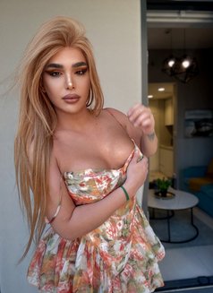 ππ«ππ π²ππ«π π ΨΉΨ±Ψ¨ΩΨ© - Transsexual escort in Dubai Photo 14 of 15