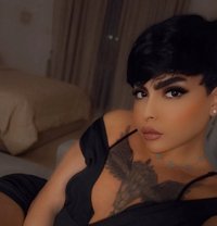شوق - Transsexual escort in Dubai