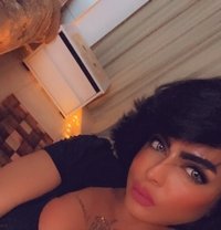شُام - Transsexual escort in Dubai