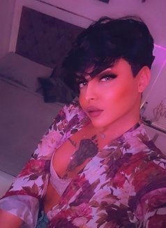 شااااام - Transsexual escort in Dubai Photo 1 of 7