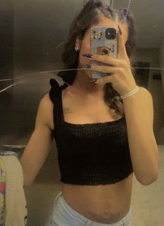 نيفين - Transsexual escort agency in Erbil Photo 2 of 2