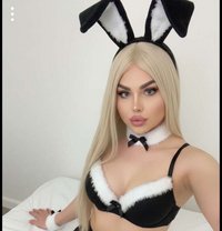 هيفا - Transsexual escort in Beirut Photo 2 of 9