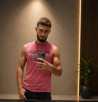 جوني امير اسكورت - Male escort in Beirut
