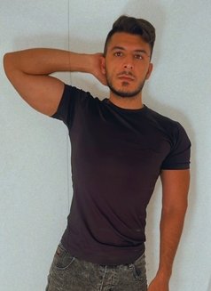 سيد$$ جسور - Male escort in Beirut Photo 10 of 10