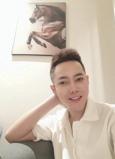 جرّبني الآن أفضل مُدلك في المدينة - Male escort in Riyadh Photo 6 of 6