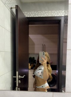 𝒜𝑀𝐸𝑅𝒜𝐻 | أميرة 🪬 - escort in Al Manama Photo 8 of 9