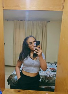 تفاحة - Acompañante in Al Manama Photo 2 of 2