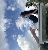 สีชมพู - escort in Phuket