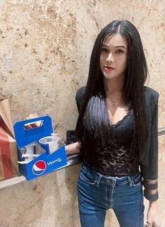 เบลล่า ไอ้จ้อนใหญ่ กับ น้ําเชื้อ หวาน - Transsexual escort in Al Juffair Photo 9 of 9