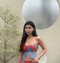 เชอร์ - Transsexual dominatrix in Bangkok