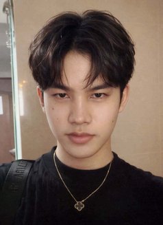 พิษณุวัตร์ ศรีสุวอ - Acompañantes transexual in Bangkok Photo 2 of 3