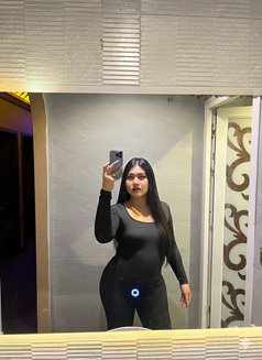 อามินา - Transsexual escort in Bangkok Photo 1 of 7