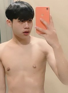 พิษณุวัตร์ ศรีสุวอ - Transsexual escort in Hong Kong Photo 1 of 4