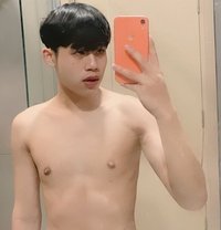 พิษณุวัตร์ ศรีสุวอ - Transsexual escort in Hong Kong