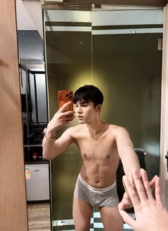 พิษณุวัตร์ ศรีสุวอ - Acompañantes transexual in Hong Kong Photo 5 of 9