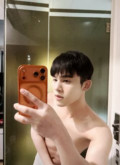 พิษณุวัตร์ ศรีสุวอ - Acompañantes transexual in Hong Kong Photo 7 of 9