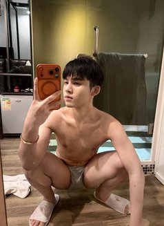 พิษณุวัตร์ ศรีสุวอ - Acompañantes transexual in Hong Kong Photo 8 of 9