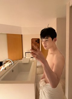 พิษณุวัตร์ ศรีสุวอ - Acompañantes transexual in Hong Kong Photo 9 of 9