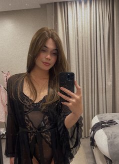 New big cock πΈπ¦ - Transsexual escort in Jeddah Photo 6 of 12