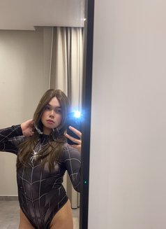 New big cock πΈπ¦ - Transsexual escort in Jeddah Photo 12 of 12