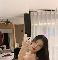 น้ํานม - Masajista in Phuket