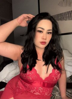 Amanda - Transsexual escort agency in Riyadh Photo 10 of 12