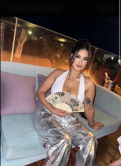 شمسين - escort in Dubai Photo 3 of 7