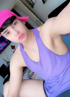 زياد - Acompañantes masculino in Kuwait Photo 4 of 7