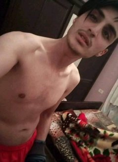 علاء - Male escort in Riyadh Photo 3 of 3