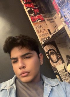 دلوعه - Male escort in Tunis Photo 3 of 6