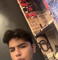 دلوعه - Male escort in Tunis