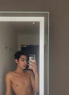 نجم التونسي - Male escort in Tunis Photo 8 of 8