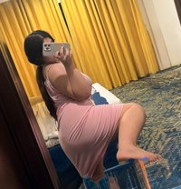 Miss strawberry - puta in Muscat Photo 1 of 1