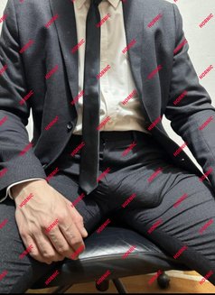 𝐇𝐎𝐑𝐍𝐈𝐂 ℂ𝕌ℂ𝕂𝕆𝕃𝔻𝕀ℕ𝔾 𝔹𝕌𝕃𝕃 - Male escort in Cairo Photo 4 of 6