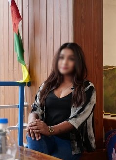 100% Genuine College Girl Riya Available - escort in Pune Photo 2 of 5