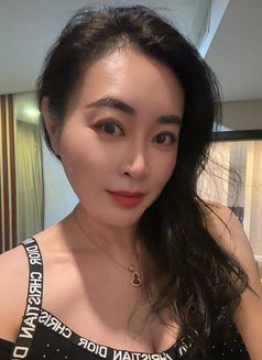 100% Professional massage - masseuse in Al Manama Photo 3 of 13
